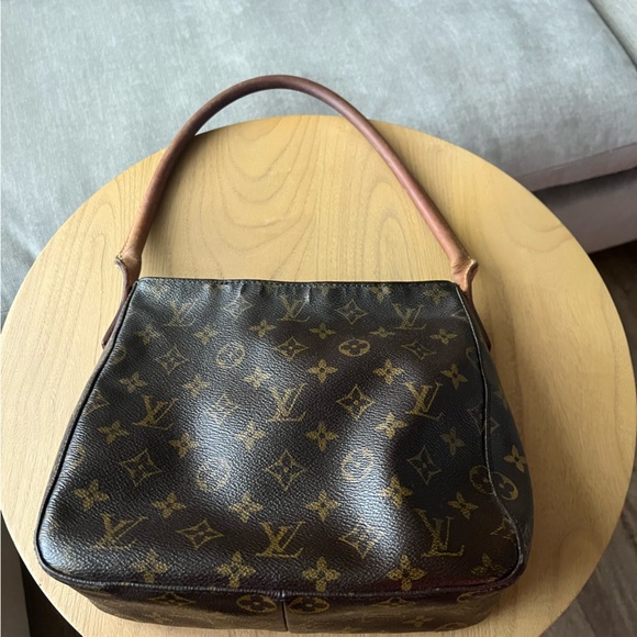 Authentic Louis Vuitton Monogram Looping MM shoulder bag - Picture 3 of 15